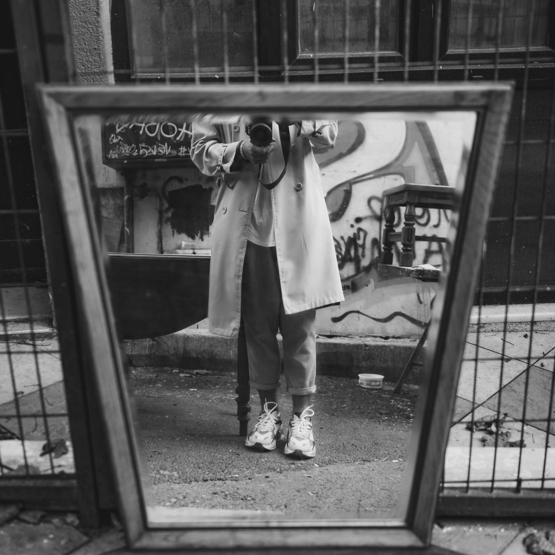 Kostenloses Stock Foto zu abstrakte reflexion, canon, detaillierte kleidung